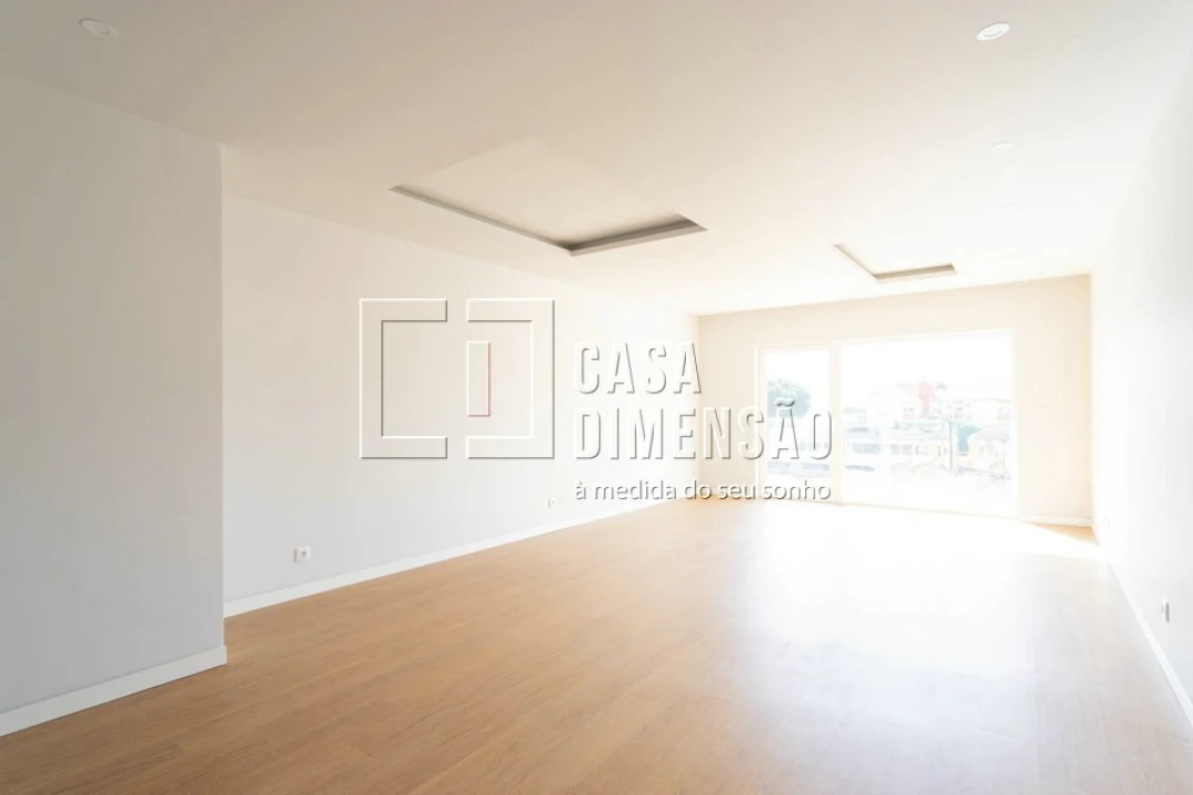 Apartamento T3 para Venda em Carcavelos e Parede Foto 6