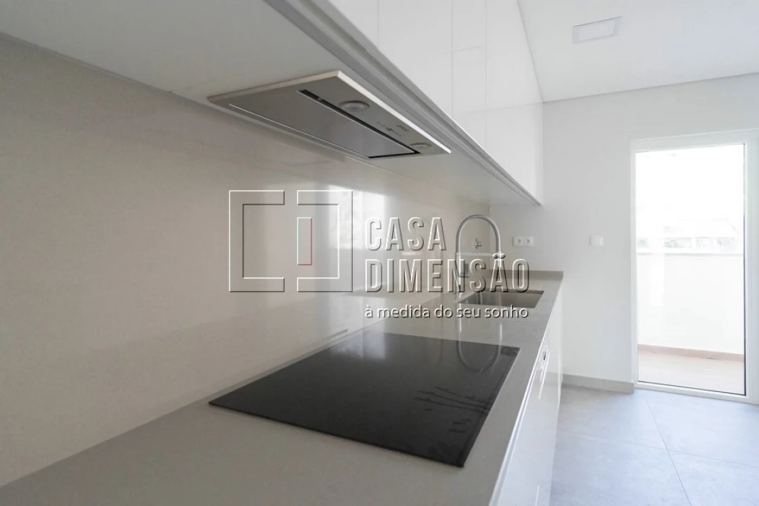 Apartamento T3 para Venda em Carcavelos e Parede Foto 16