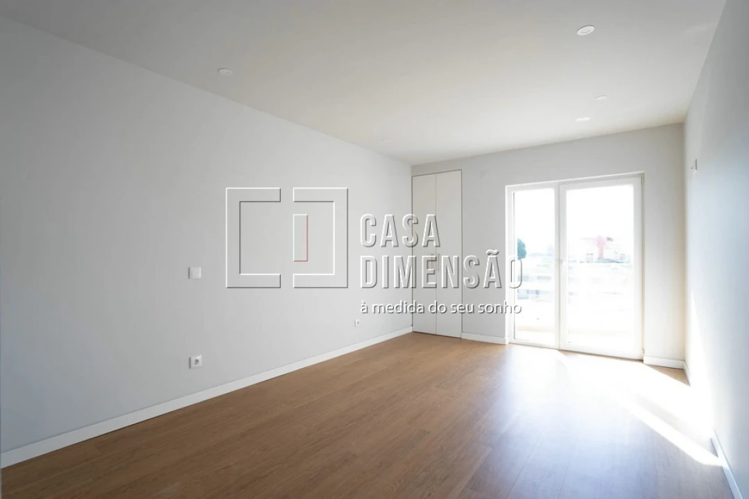 Apartamento T3 para Venda em Carcavelos e Parede Foto 31