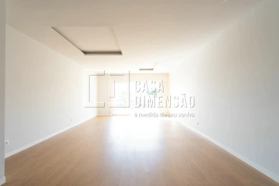 Apartamento T3 para Venda em Carcavelos e Parede
