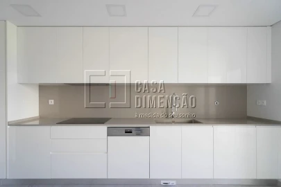 Apartamento T3 para Venda em Carcavelos e Parede