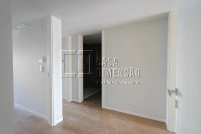 Apartamento T3 para Venda em Carcavelos e Parede