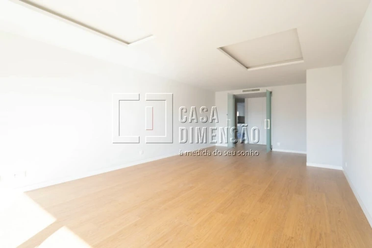 Apartamento T3 para Venda em Carcavelos e Parede Foto 8