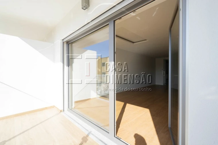 Apartamento T3 para Venda em Carcavelos e Parede Foto 11