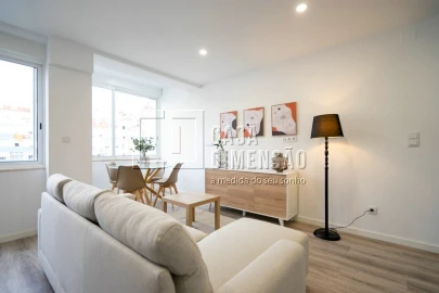 Apartamento T3 para Venda em Benfica