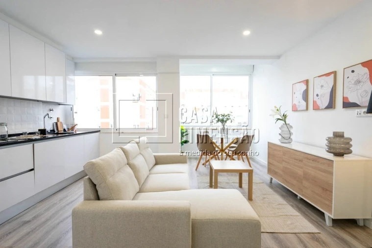 Apartamento T3 para Venda em Benfica Foto 3