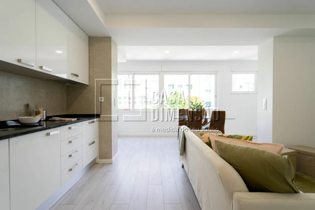 Apartamento T3 para Venda em Benfica Foto 4