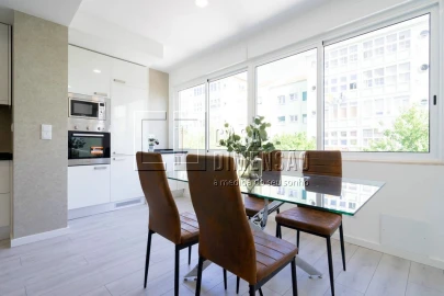 Apartamento T3 para Venda em Benfica