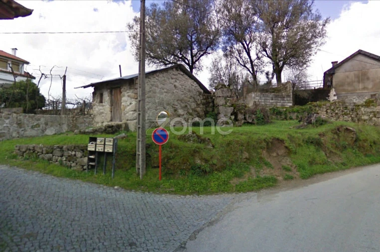 Terreno para Venda em Guilhadeses e Santar