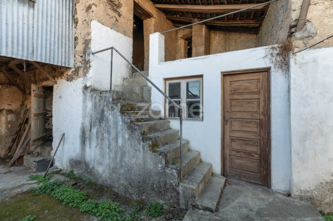 Moradia T4 para Venda em Foz de Arouce e Casal de Ermio Foto 10