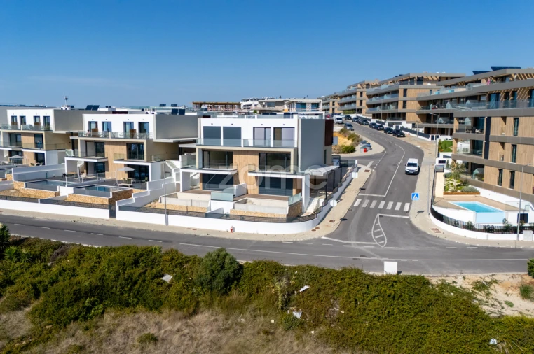 Moradia T4 para Venda em Ericeira Foto 37