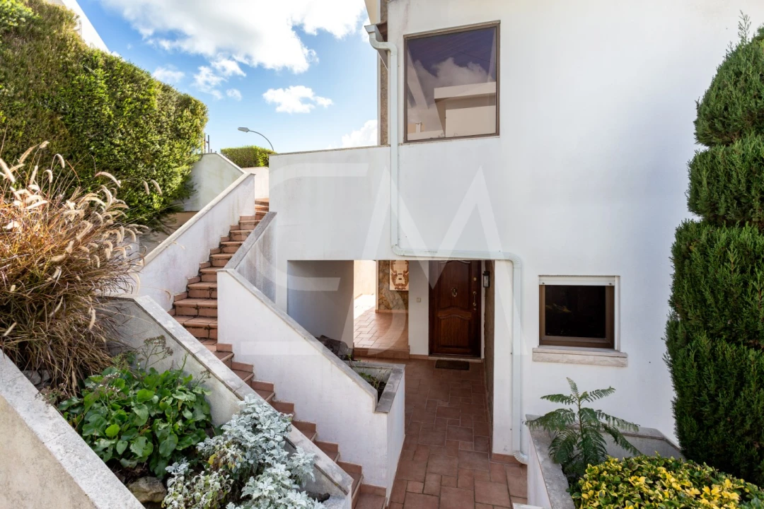 Moradia T6 para Venda em Algés, Linda-A-Velha e Cruz Quebrada-Dafundo Foto 2