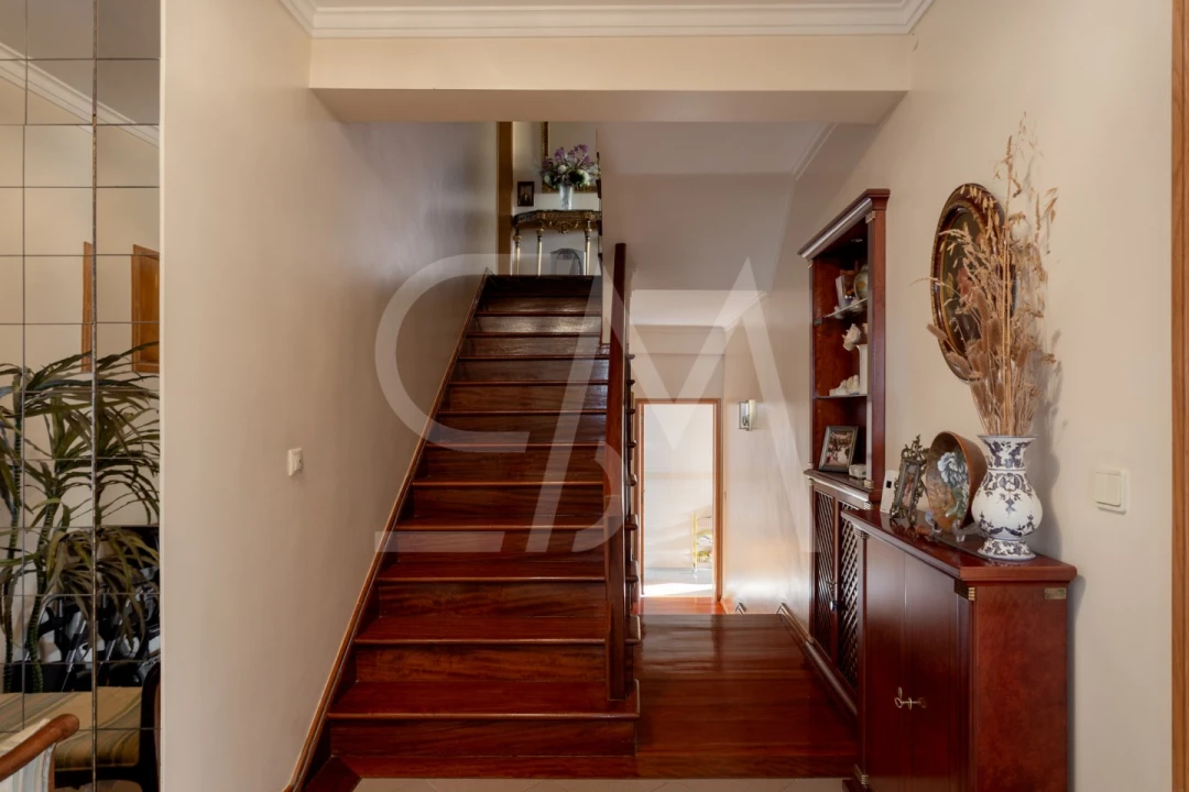 Moradia T6 para Venda em Algés, Linda-A-Velha e Cruz Quebrada-Dafundo Foto 36