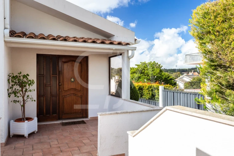 Moradia T6 para Venda em Algés, Linda-A-Velha e Cruz Quebrada-Dafundo Foto 3