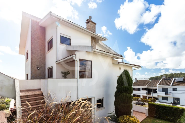 Moradia T6 para Venda em Algés, Linda-A-Velha e Cruz Quebrada-Dafundo Foto 4