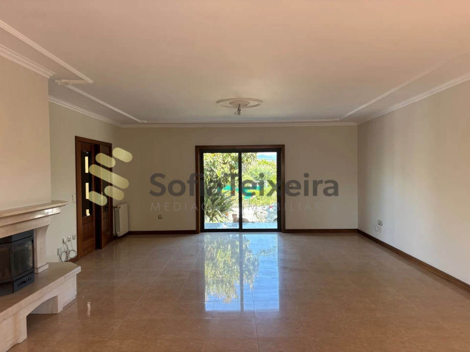 Moradia T4 para Venda em Freixo de Cima e de Baixo Foto 9