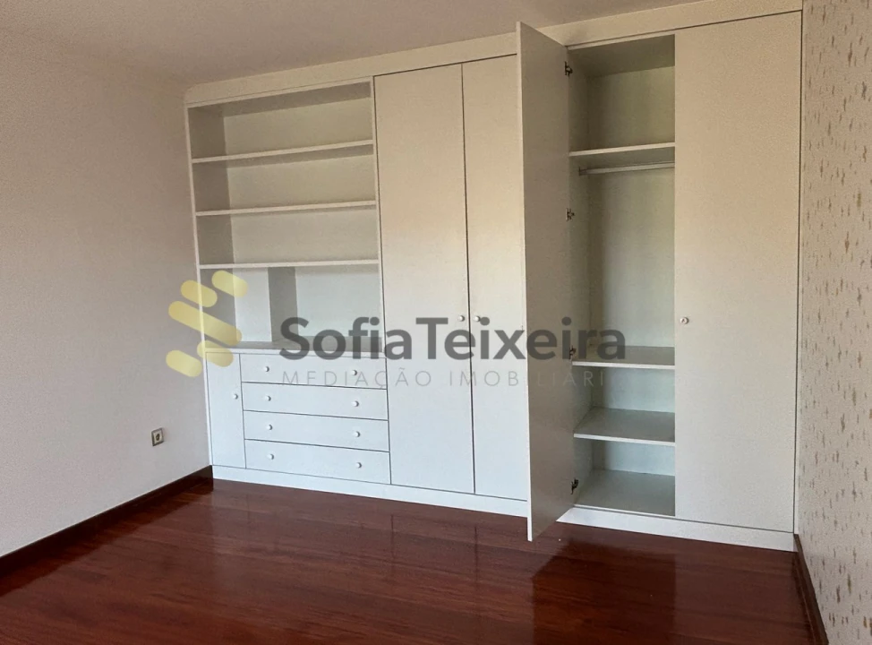 Moradia T4 para Venda em Freixo de Cima e de Baixo Foto 22