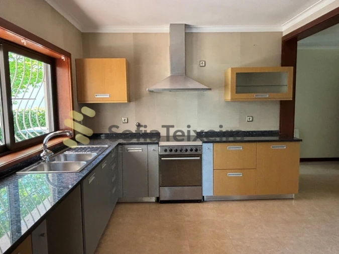 Moradia T4 para Venda em Freixo de Cima e de Baixo Foto 2