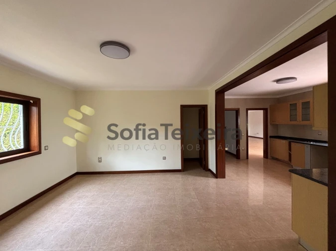 Moradia T4 para Venda em Freixo de Cima e de Baixo Foto 4