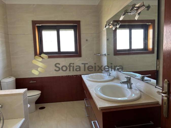 Moradia T4 para Venda em Freixo de Cima e de Baixo Foto 10