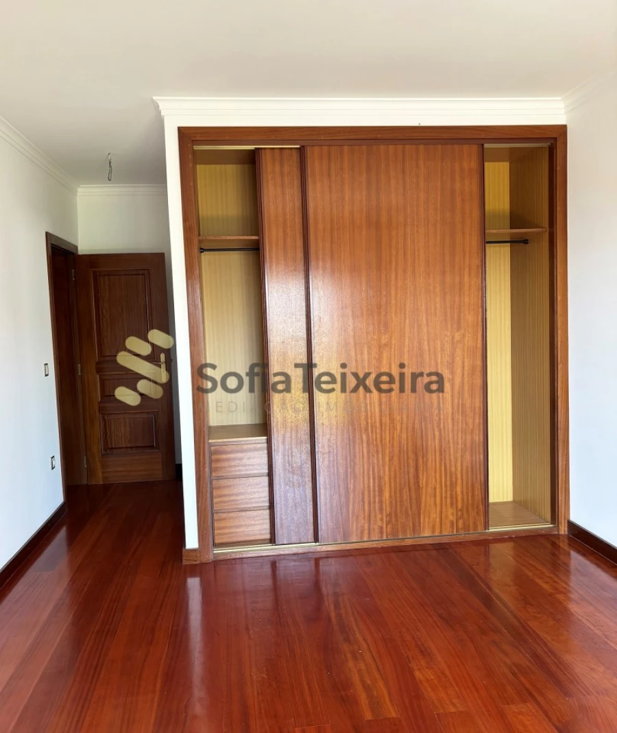 Moradia T4 para Venda em Freixo de Cima e de Baixo Foto 15