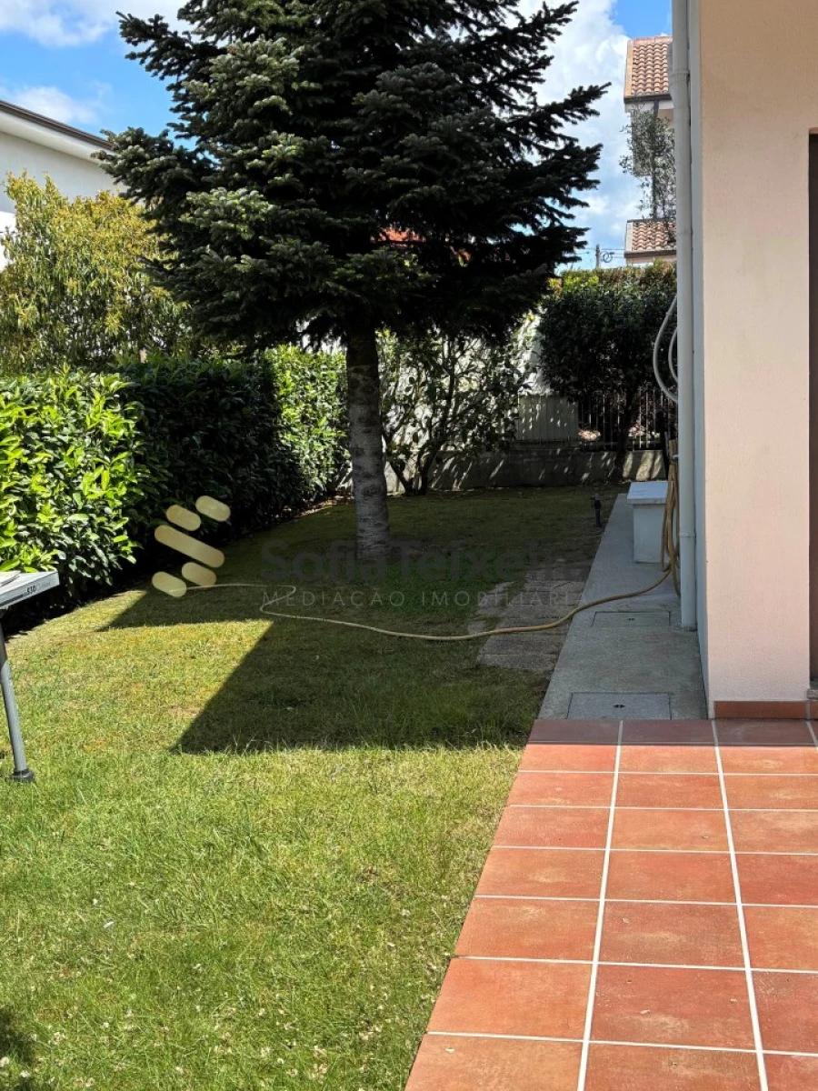 Moradia T4 para Venda em Freixo de Cima e de Baixo Foto 28