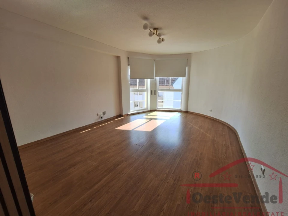 Apartamento T3 para Venda em Cadaval e Pêro Moniz Foto 2