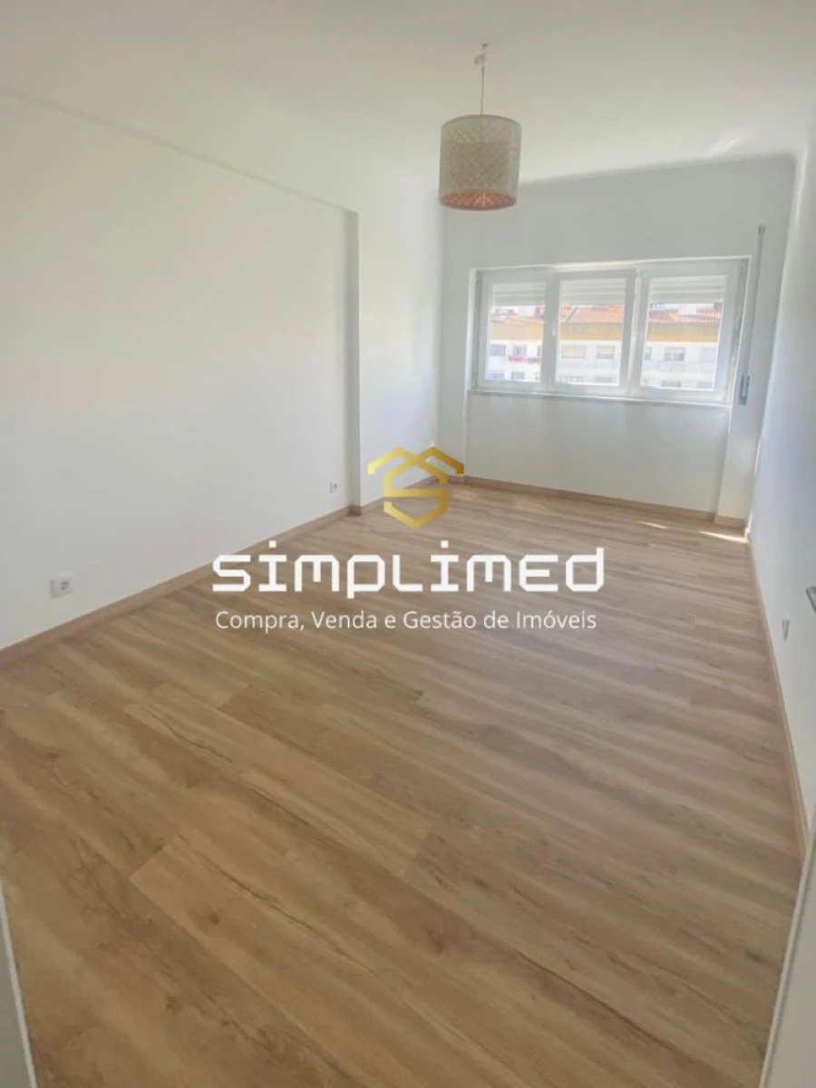 Apartamento T2 para Venda em Massamá e Monte Abraão Foto 7