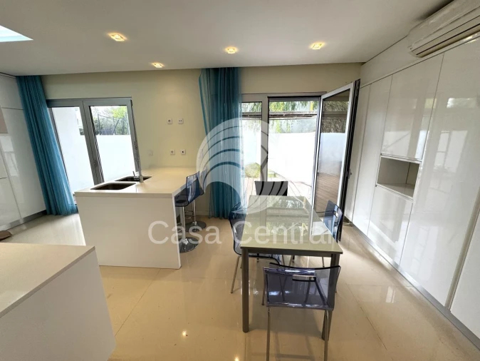 Moradia T3 para Venda em Carcavelos e Parede Foto 18