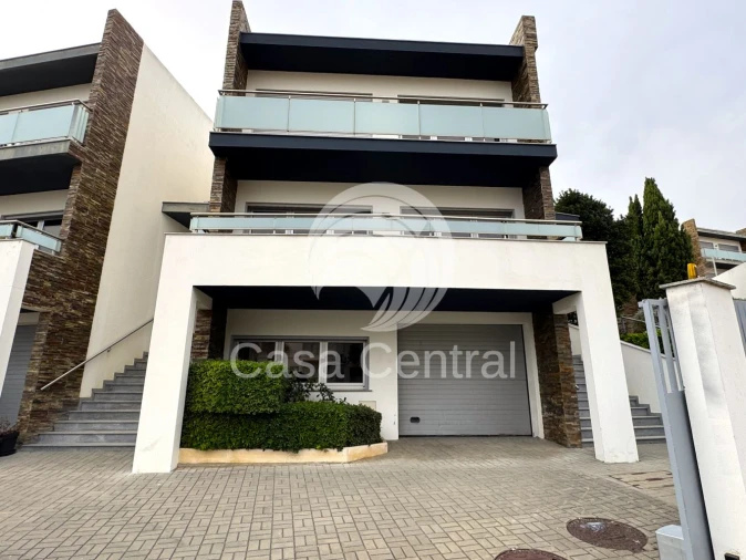 Moradia T3 para Venda em Carcavelos e Parede Foto 2