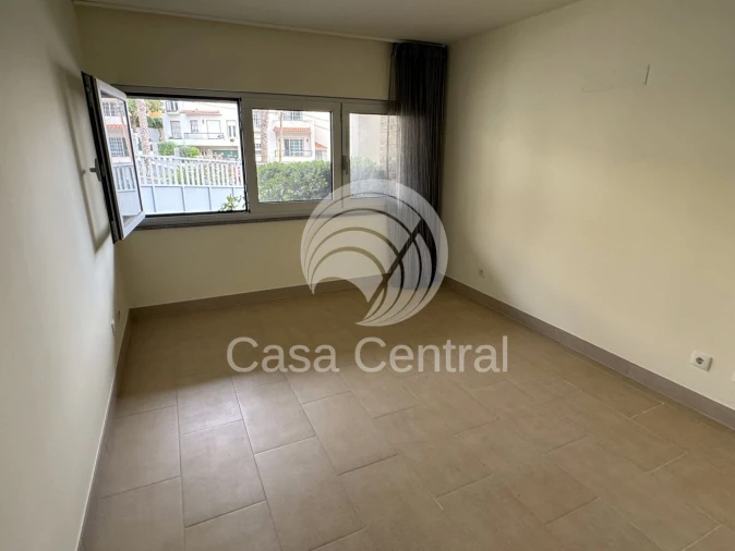 Moradia T3 para Venda em Carcavelos e Parede Foto 49