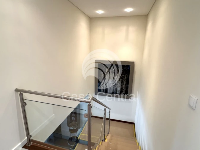 Moradia T3 para Venda em Carcavelos e Parede Foto 27