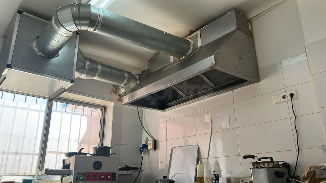 Loja para Trespasse em Oeiras e São Julião da Barra, Paço de Arcos e Caxias Foto 2