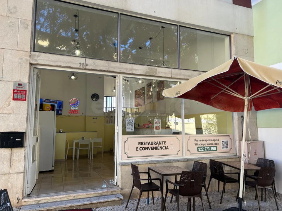 Loja para Trespasse em Oeiras e São Julião da Barra, Paço de Arcos e Caxias Foto 1