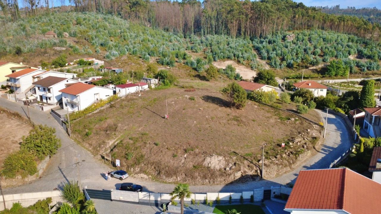 Terreno para Venda em Penafiel Foto 2