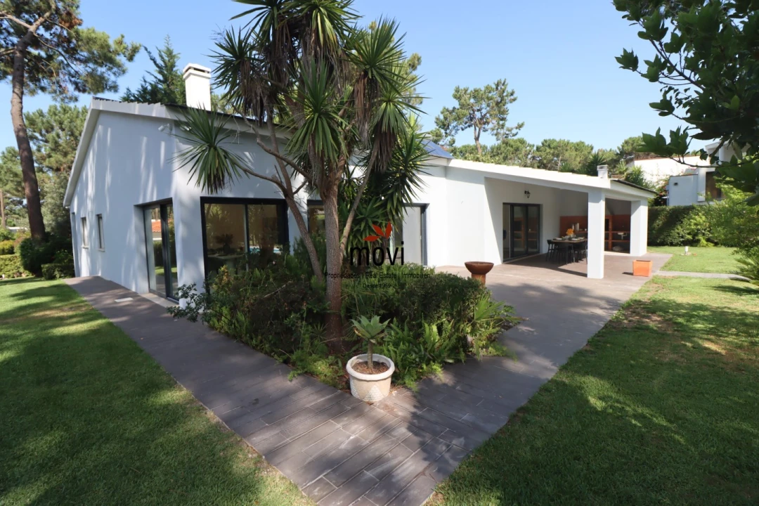 Moradia T4 para Venda em Charneca de Caparica e Sobreda Foto 3