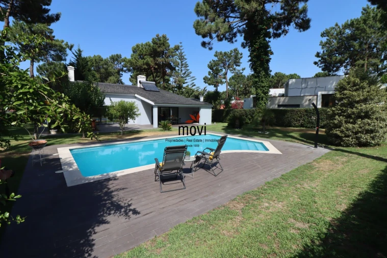 Moradia T4 para Venda em Charneca de Caparica e Sobreda Foto 1