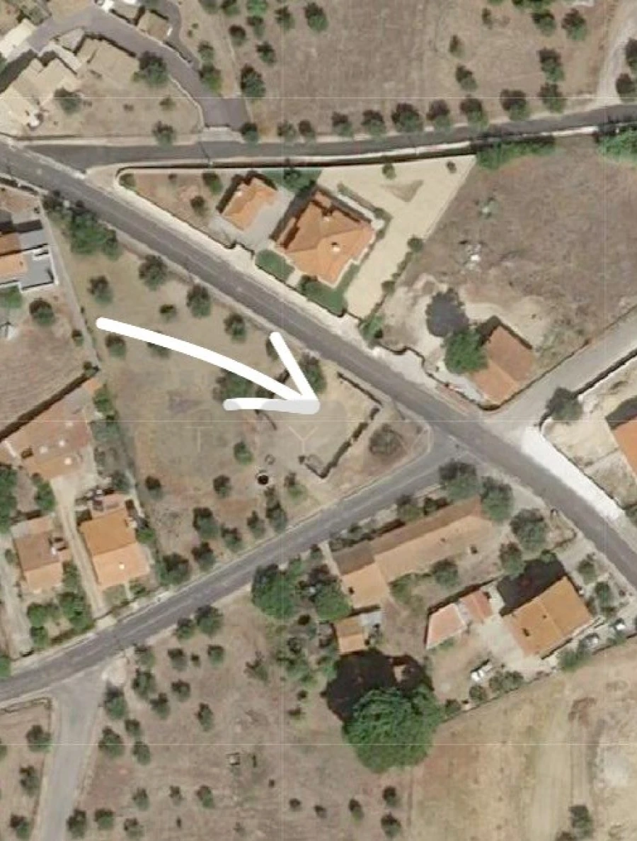 Terreno para Venda em São João Baptista e Santa Maria dos Olivais Foto 1