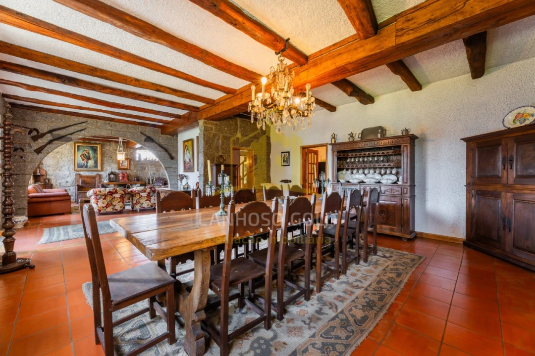 Moradia T4 para Venda em Campos e Louredo Foto 2