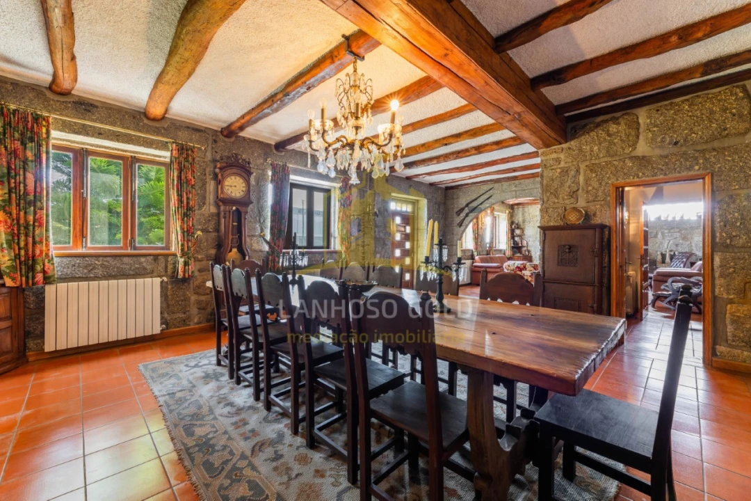 Moradia T4 para Venda em Campos e Louredo Foto 5