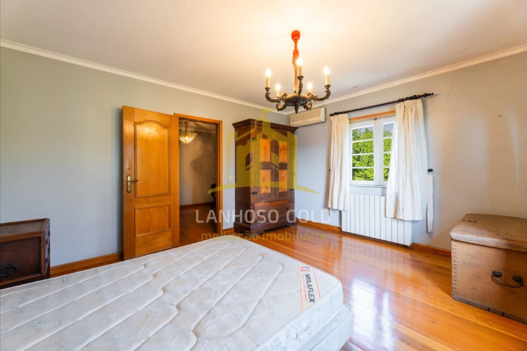 Moradia T4 para Venda em Campos e Louredo Foto 11