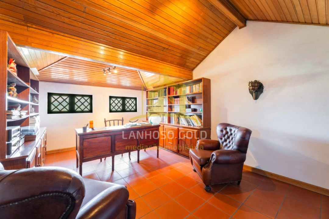 Moradia T4 para Venda em Campos e Louredo Foto 19