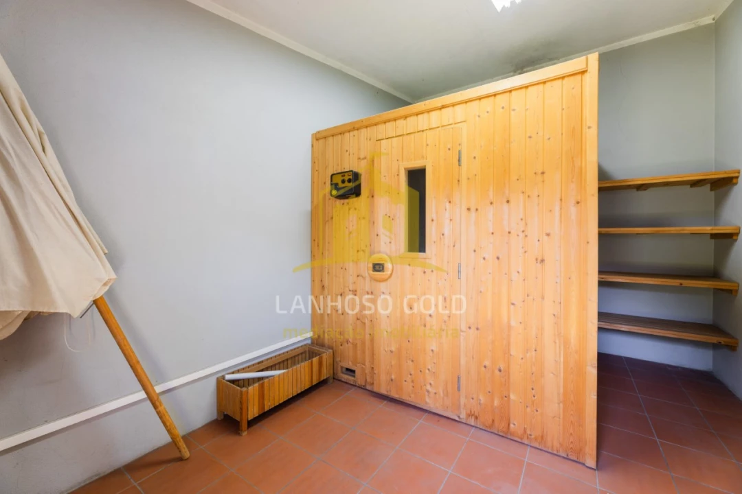 Moradia T4 para Venda em Campos e Louredo Foto 24