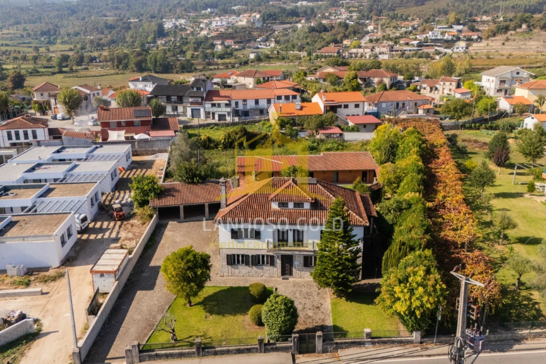 Moradia T4 para Venda em Campos e Louredo Foto 31