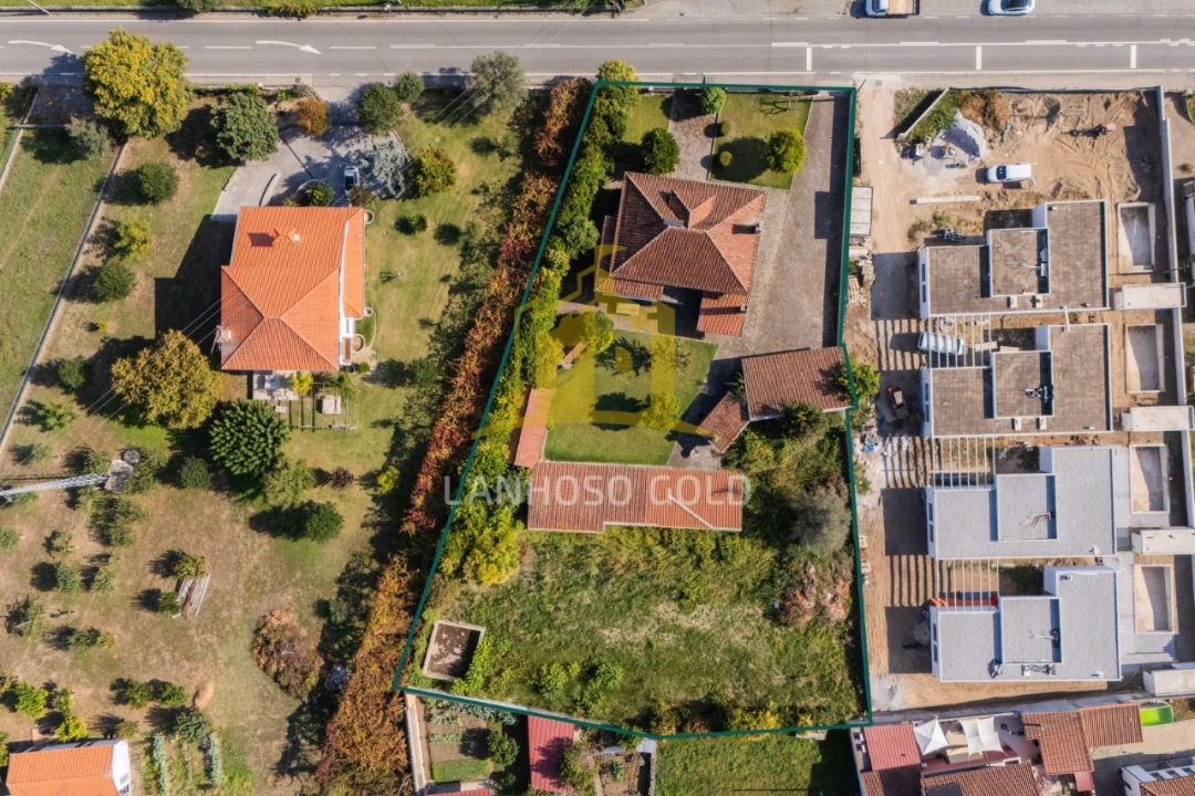 Moradia T4 para Venda em Campos e Louredo Foto 35