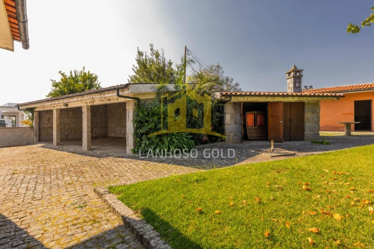 Moradia T4 para Venda em Campos e Louredo Foto 22