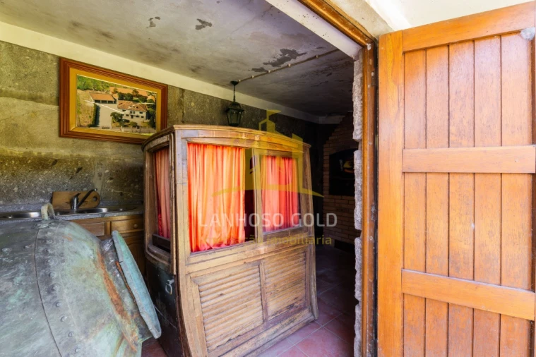 Moradia T4 para Venda em Campos e Louredo Foto 26