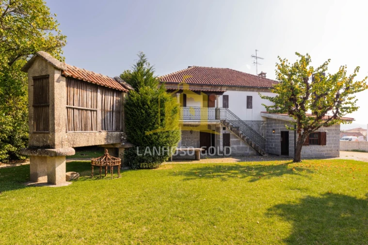 Moradia T4 para Venda em Campos e Louredo Foto 29