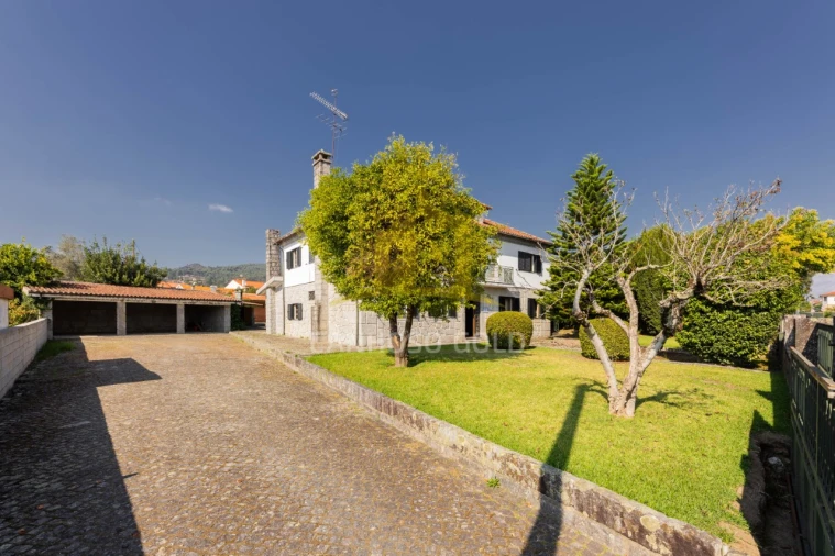 Moradia T4 para Venda em Campos e Louredo Foto 30