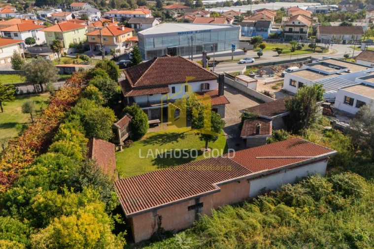 Moradia T4 para Venda em Campos e Louredo Foto 32